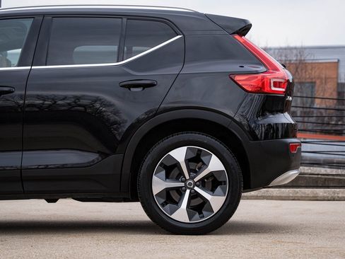 Certified 2023 Volvo XC40 B5 Plus w/ Driver Assist Package image 4