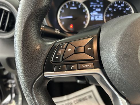Used 2020 Nissan Kicks S FWD image 12