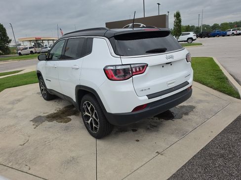 Used 2025 Jeep Compass Limited AWD/4WD image 7
