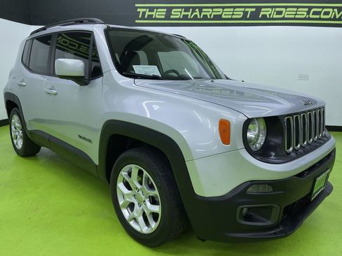 Used 2018 Jeep Renegade Latitude image 2