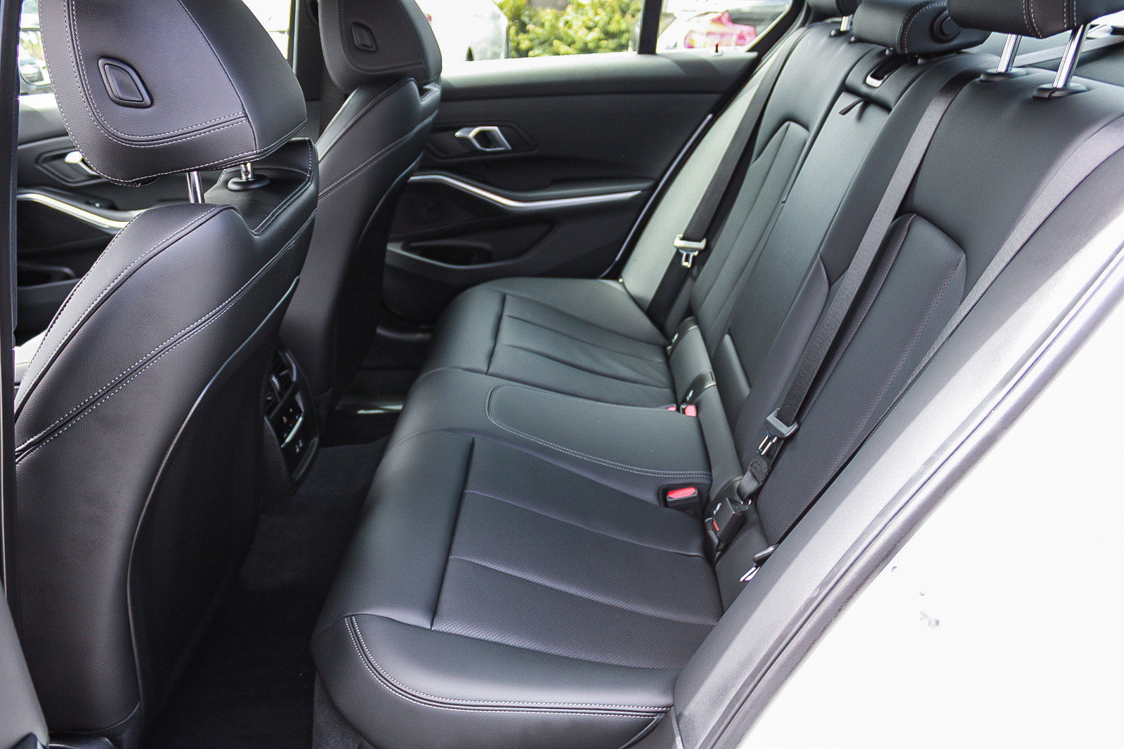 Used 2026 BMW 330i Sedan w/ Convenience Package RWD image 18