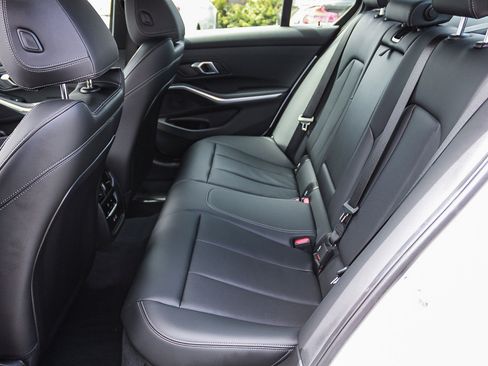 Used 2026 BMW 330i Sedan w/ Convenience Package RWD image 18
