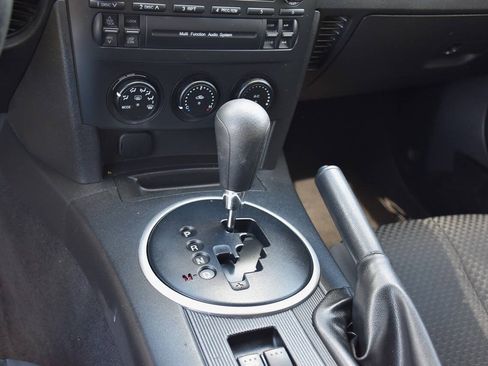 Used 2006 MAZDA MX-5 Miata Touring RWD image 14