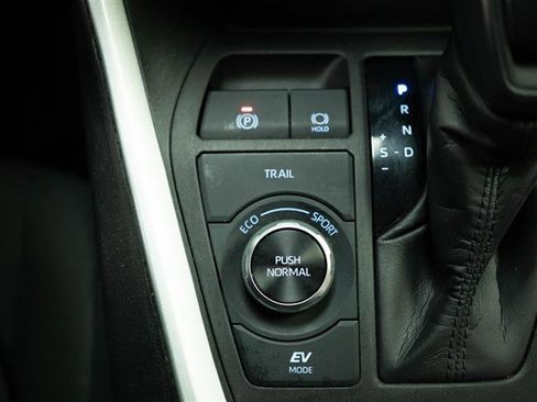 Used 2023 Toyota RAV4 LE image 22