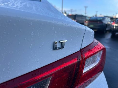 Used 2024 Chevrolet Malibu LT FWD image 32