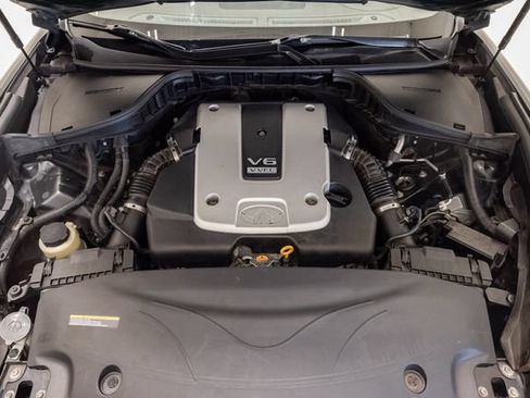 Used 2016 INFINITI Q70 3.7 AWD/4WD image 3
