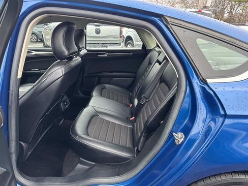 Used 2017 Ford Fusion SE w/ Equipment Group 201A image 7