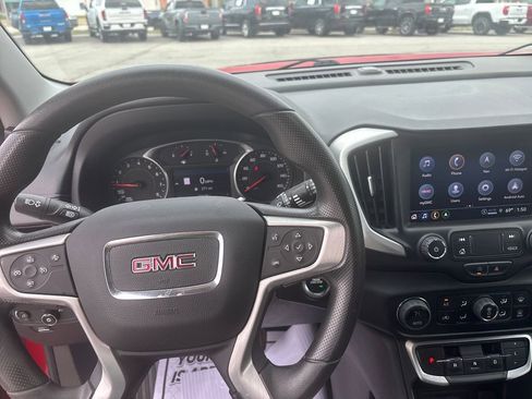 Used 2022 GMC Terrain SLE w/ Driver Convenience Package image 18