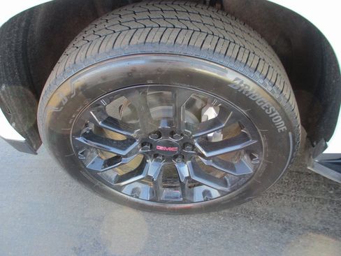 Used 2024 GMC Yukon Denali w/ Max Trailering Package image 13