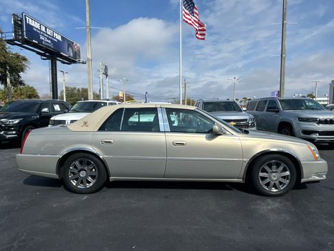 Used 2008 Cadillac DTS image 6
