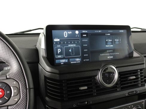 Used 2025 INEOS Grenadier AWD/4WD image 9