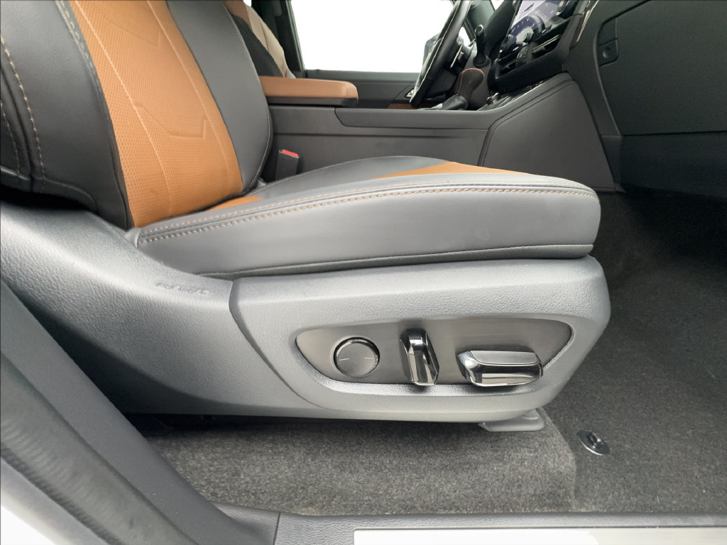 Used 2024 Lexus GX 550 AWD/4WD image 36