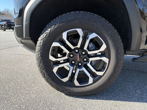 New 2025 GMC Canyon AT4 w/ Nightfall Edition image 14
