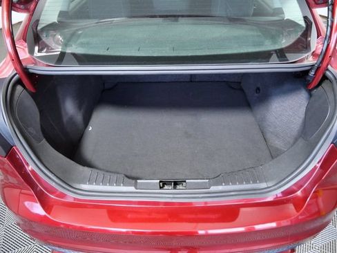Used 2016 Ford Focus SE w/ SE Sport Package FWD image 10