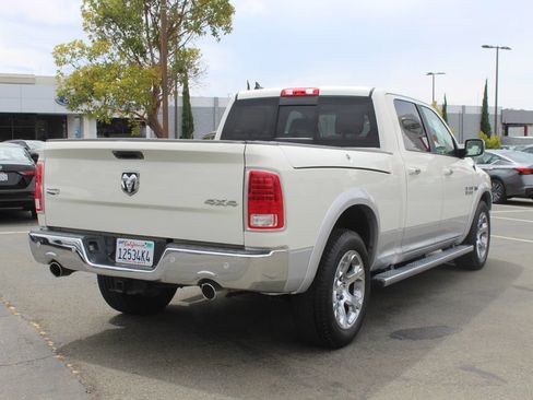 Used 2017 RAM 1500 Laramie w/ Convenience Group AWD/4WD image 7