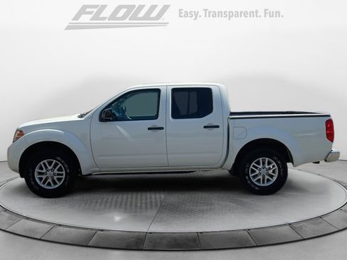 Used 2016 Nissan Frontier SV image 5