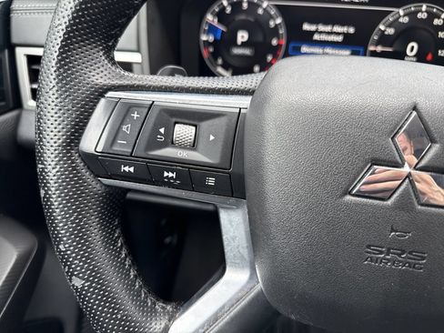 Used 2022 Mitsubishi Outlander SE FWD image 15