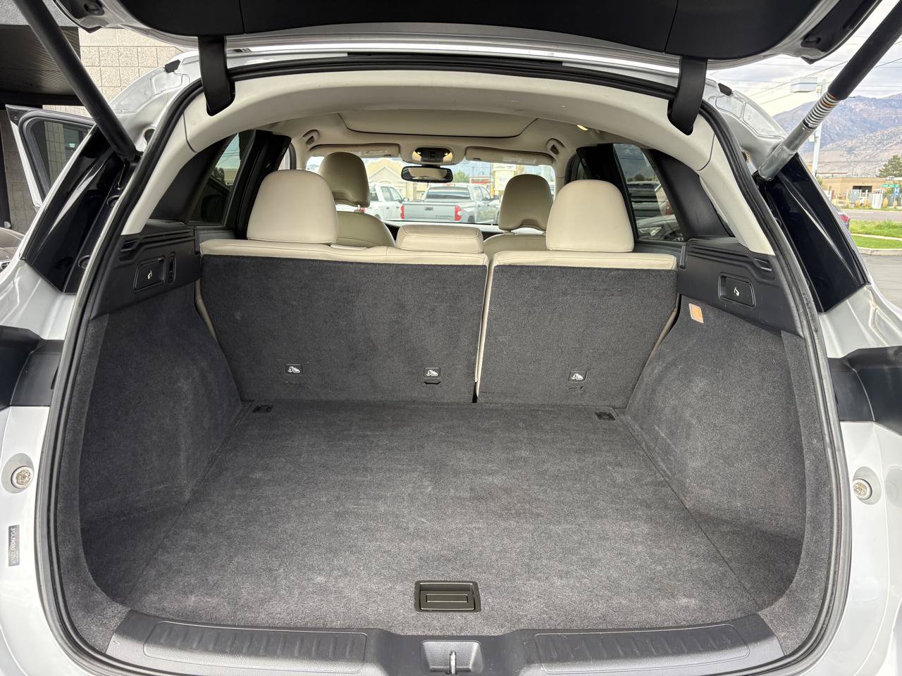 Used 2019 INFINITI QX50 Essential w/ Premium Heat Package AWD/4WD image 9