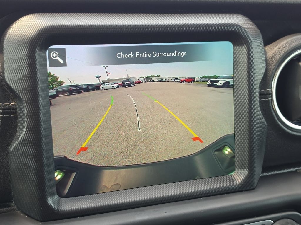Certified 2021 Jeep Gladiator Overland w/ Popular Equipment Package AWD/4WD image 39
