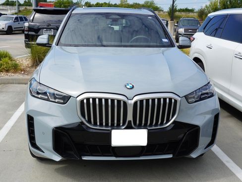 Used 2025 BMW X5 sDrive40i w/ M Sport Package RWD image 3