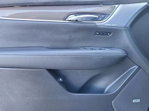 Used 2023 Cadillac XT6 Sport w/ Platinum Package image 12