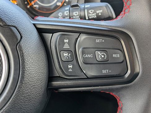 Used 2024 Jeep Wrangler Unlimited Rubicon AWD/4WD image 25