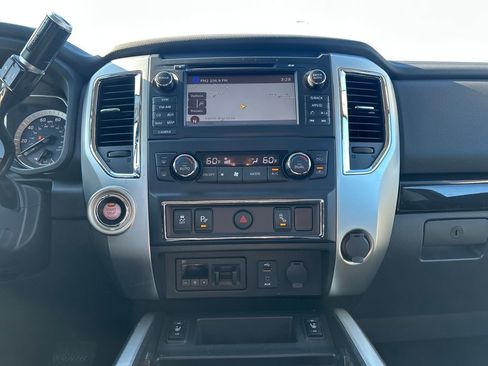 Used 2017 Nissan Titan SV image 25
