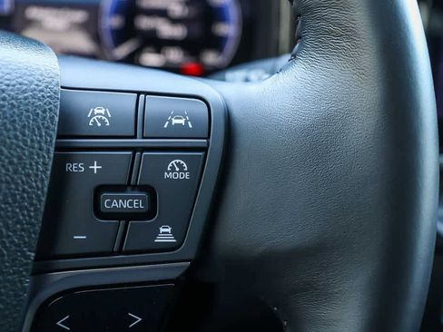 Used 2025 Toyota Camry XLE FWD image 22
