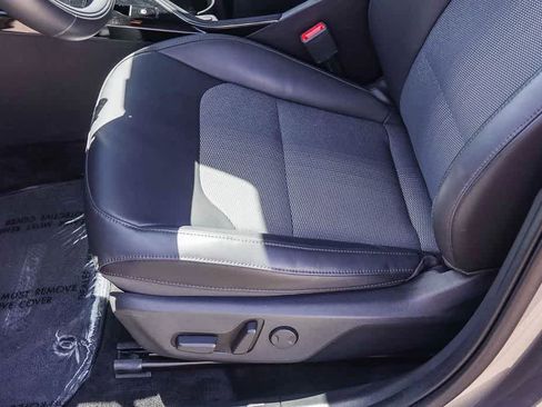 Certified 2024 Kia Niro Wind FWD image 20