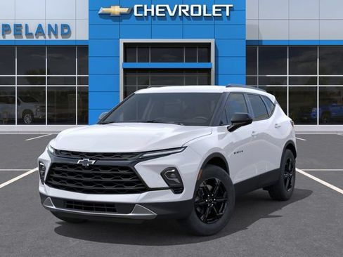 New 2026 Chevrolet Blazer LT w/ Convenience Package AWD/4WD image 6