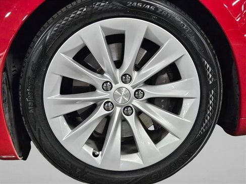 Used 2016 Tesla Model S 70 image 23