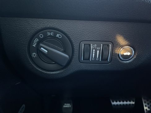 Used 2020 Dodge Challenger SRT Hellcat image 28