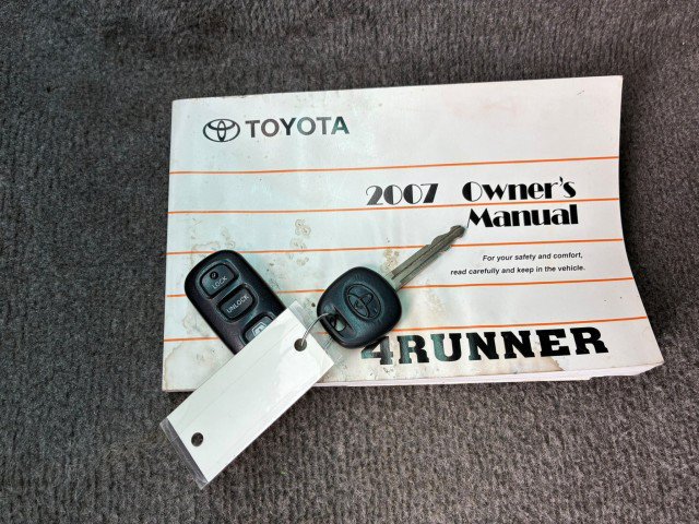 Used 2007 Toyota 4Runner SR5 AWD/4WD image 18
