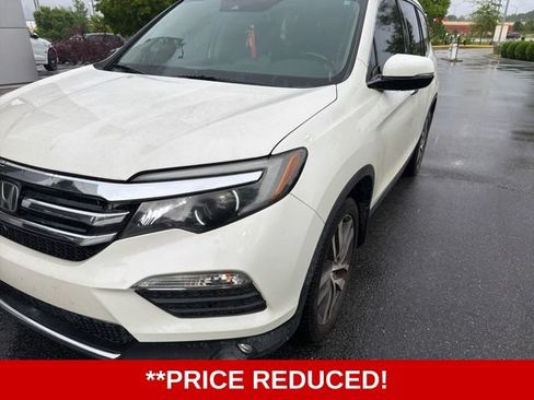 Used 2018 Honda Pilot Touring image 2