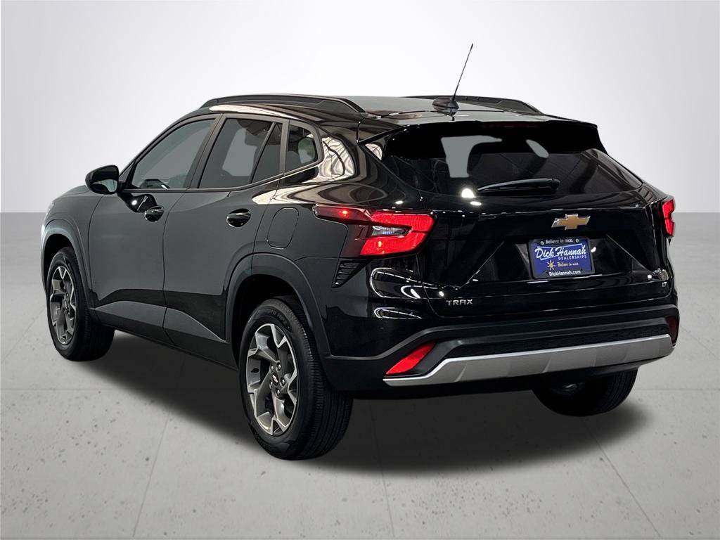 Certified 2025 Chevrolet Trax LT w/ LT Convenience Package FWD image 14