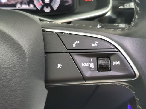 Used 2019 Audi Q8 Premium Plus image 26