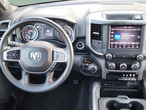 Used 2019 RAM 1500 4x4 Crew Cab image 25