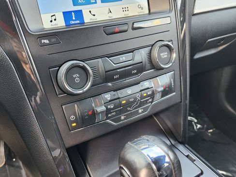 Used 2019 Ford Explorer XLT w/ Equipment Group 202A image 34