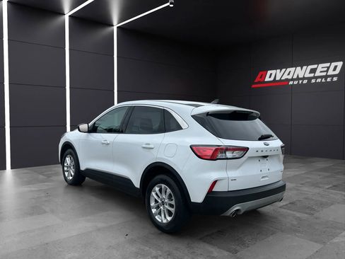 Used 2022 Ford Escape SE image 5