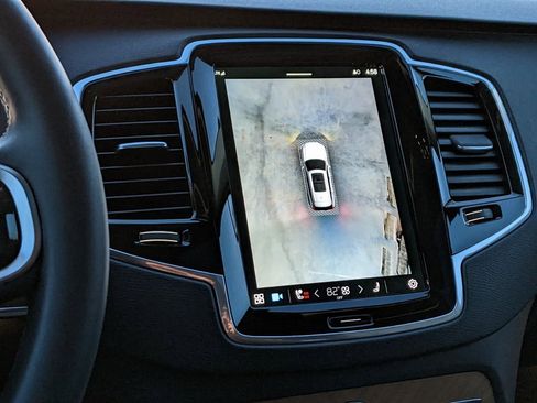 Certified 2025 Volvo XC90 B5 Plus image 16