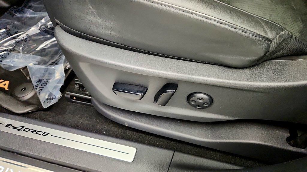 Used 2024 Nissan Ariya AWD image 12