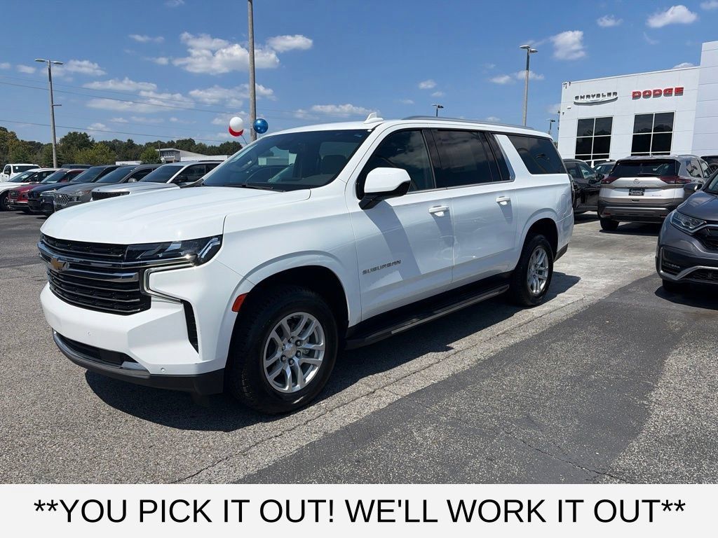 Used 2024 Chevrolet Suburban LT RWD image 3