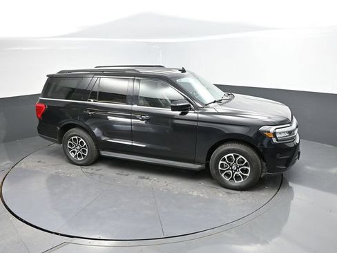Used 2024 Ford Expedition XLT AWD/4WD image 39