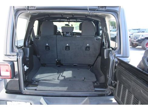 Used 2022 Jeep Wrangler Unlimited Sport AWD/4WD image 7