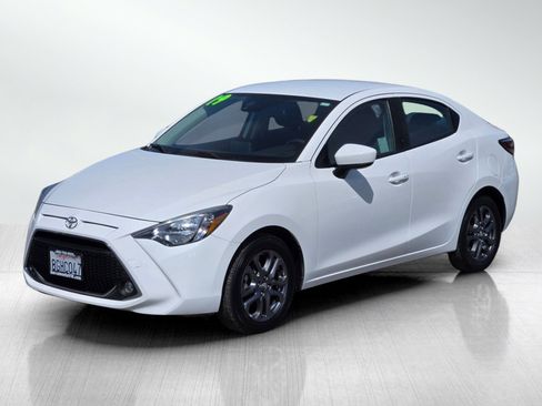 Used 2019 Toyota Yaris LE FWD image 8