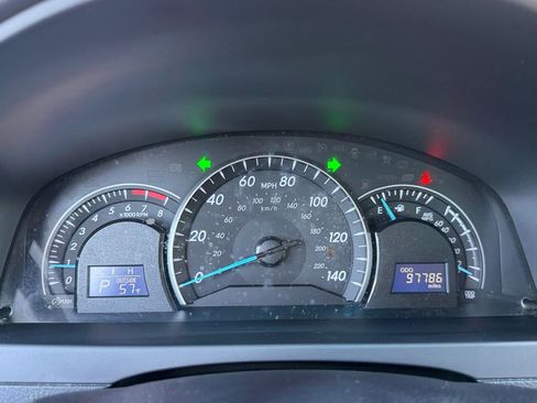 Used 2014 Toyota Camry LE FWD image 25