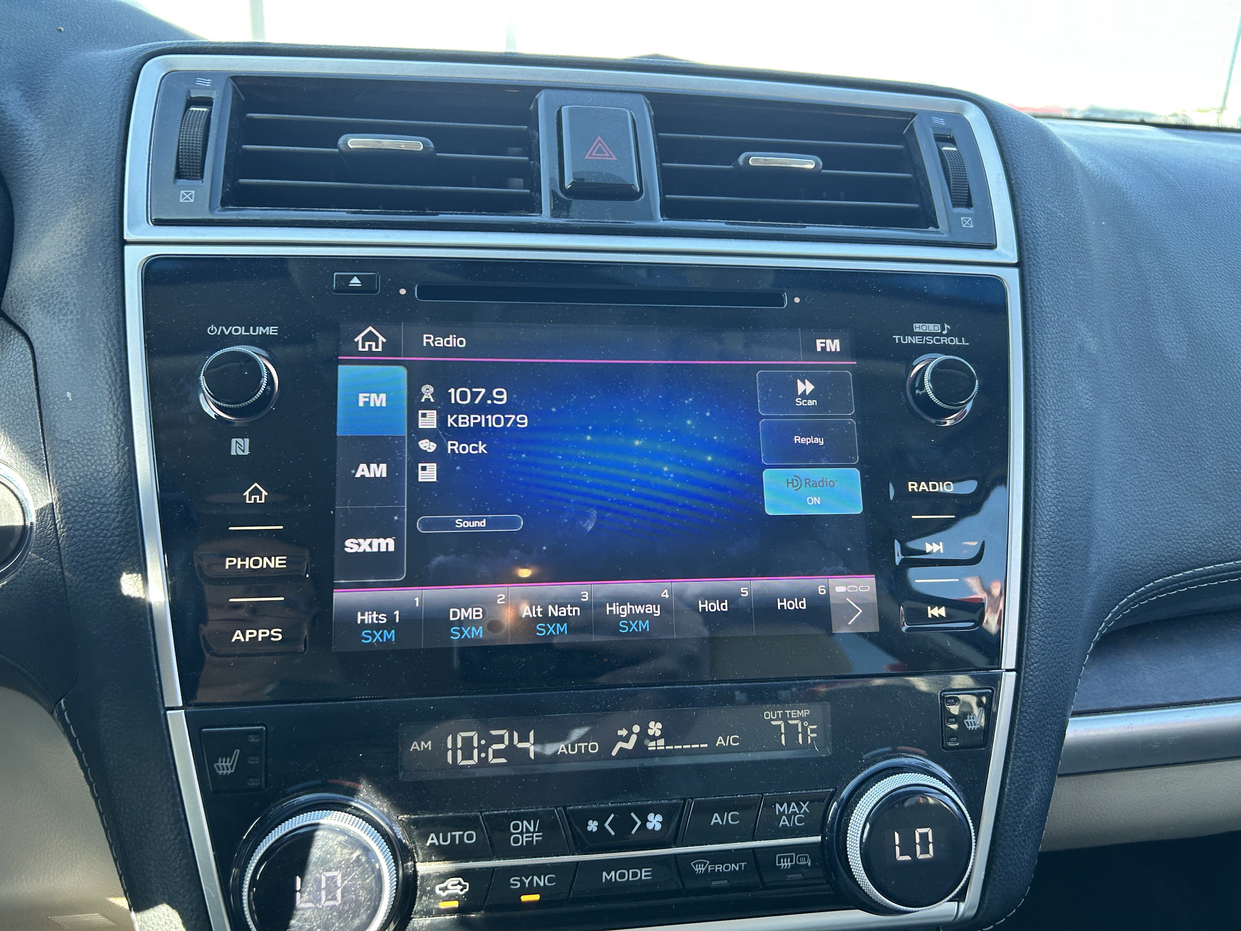 Used 2019 Subaru Outback 3.6R Limited AWD/4WD image 15