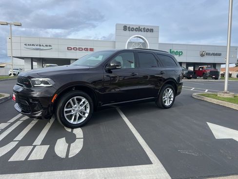 Used 2025 Dodge Durango GT image 1