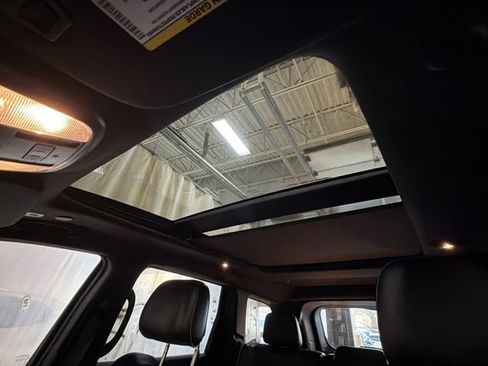 Used 2018 Jeep Grand Cherokee Overland AWD/4WD image 23