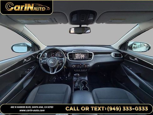 Used 2017 Kia Sorento LX w/ LX V6 Convenience Package image 16